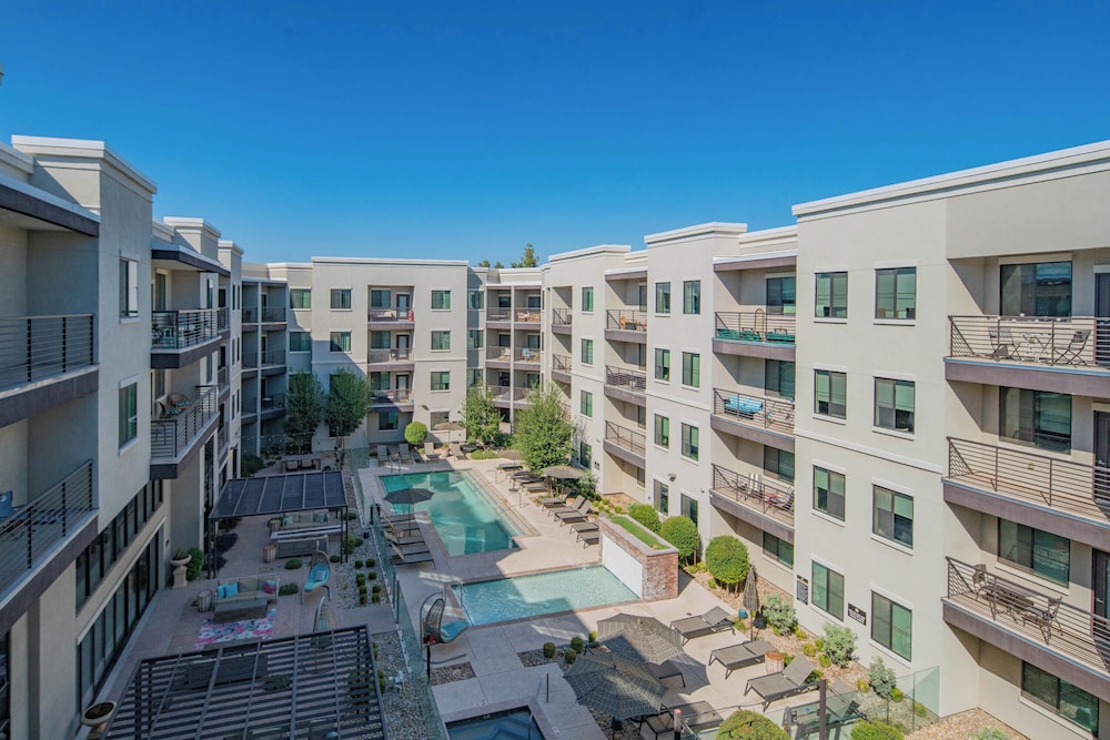 ROVE LIVING/KL - Alta North Central