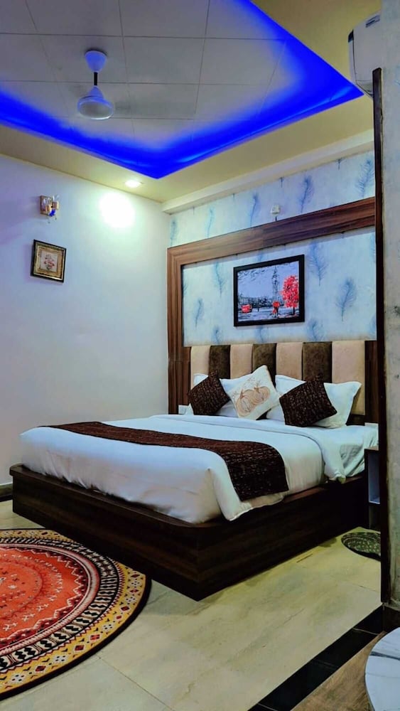 HOTEL SRG INN