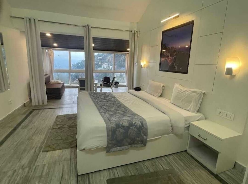 HOTEL DIAMOND