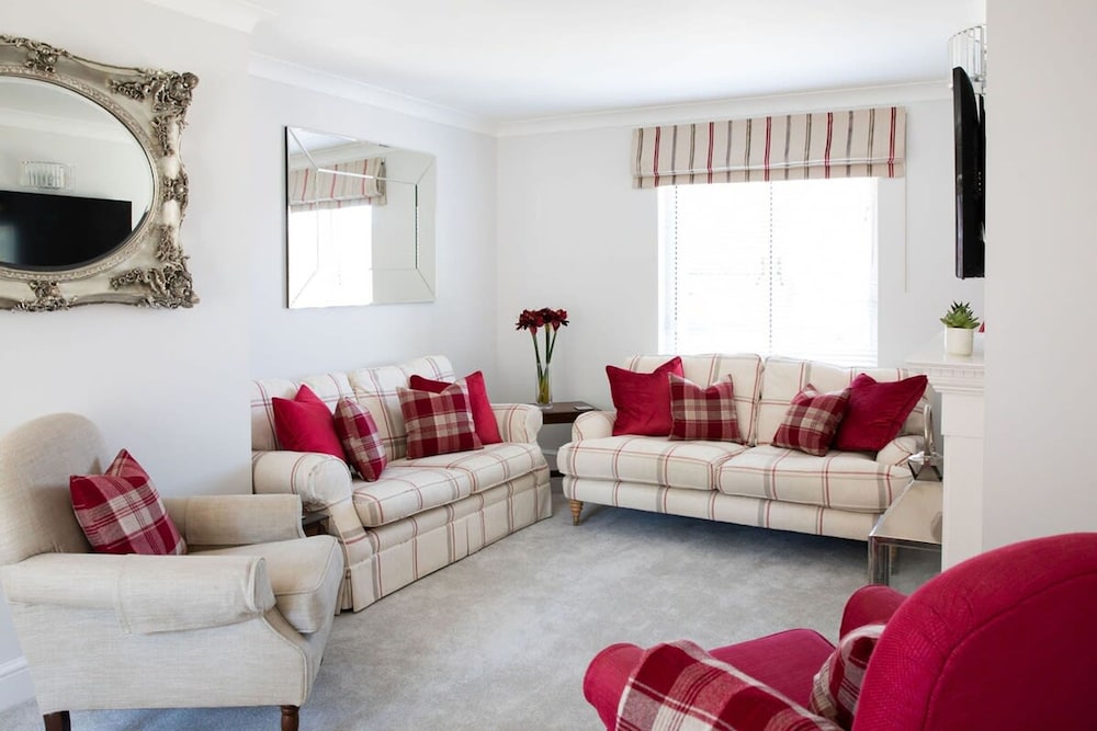 Central Chichester 3bd Mews House For Up To 6