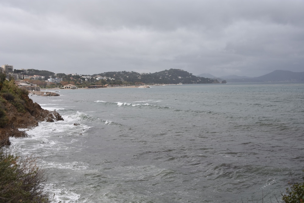 Le côte d'azur view 2