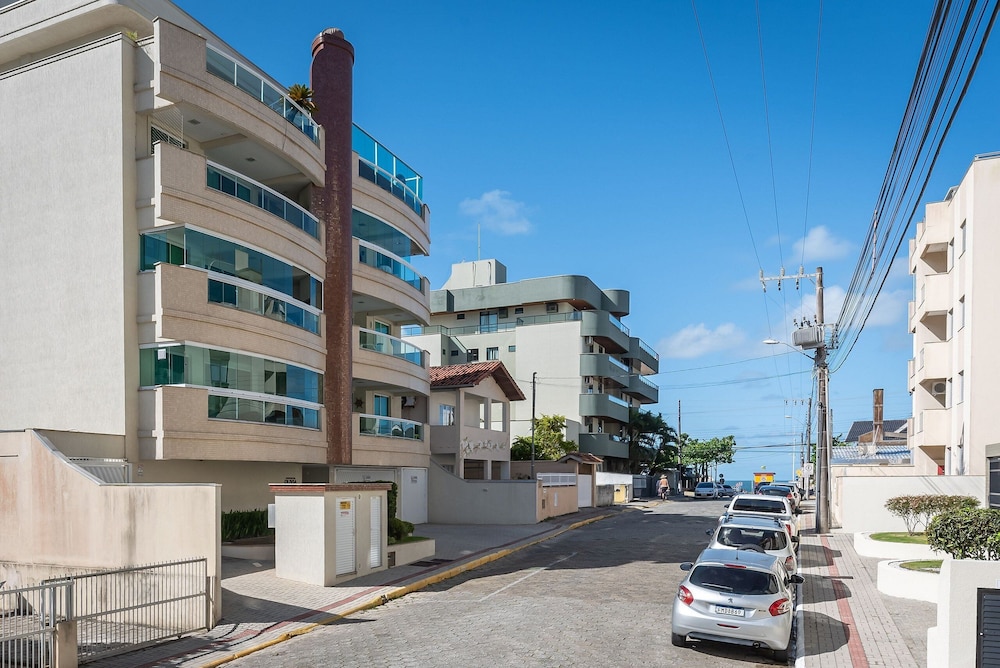 Apt W/balcony 160m Bombas Beach Col102
