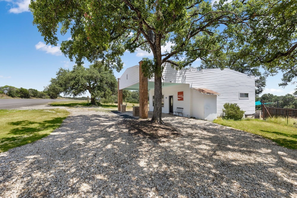 Hill Country Relaxstation Getaway