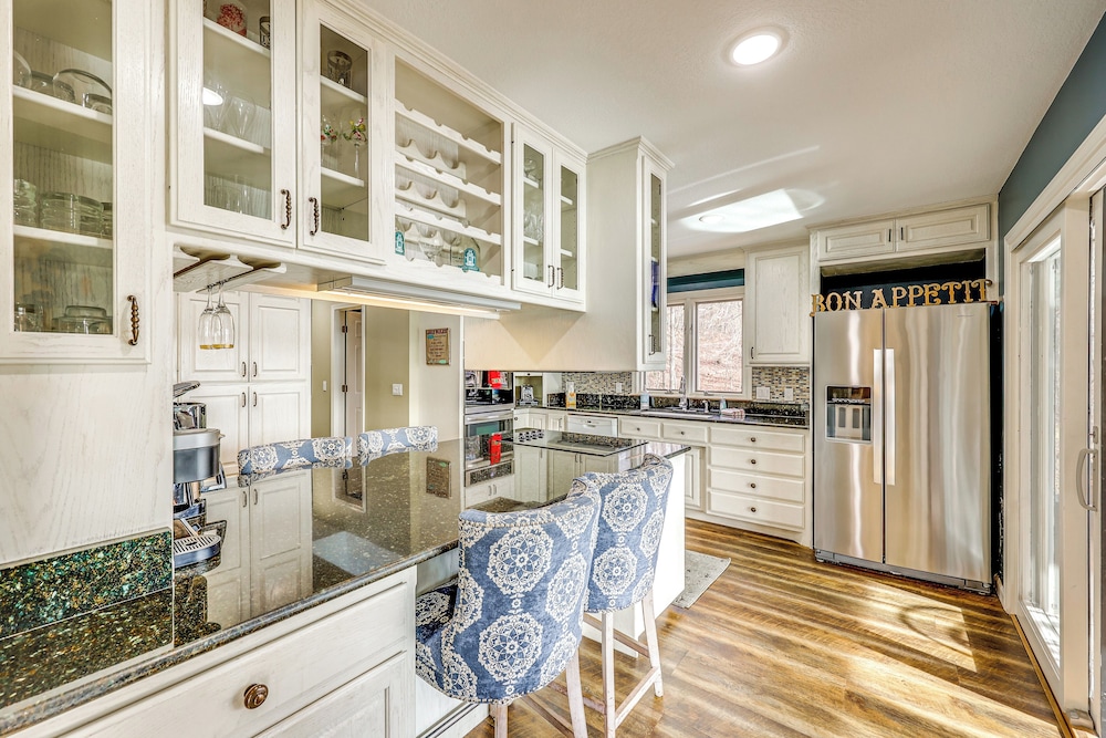 Lakefront Hot Springs Village Home w/ Private Dock