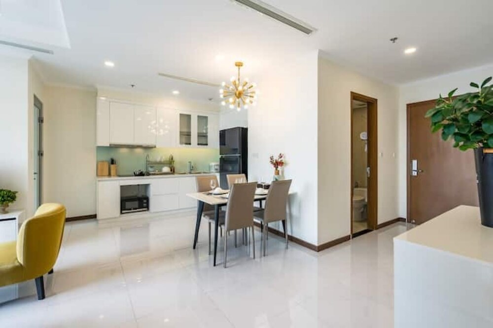 The Aquamarine Landmark Suites - Poolside Access at L4B