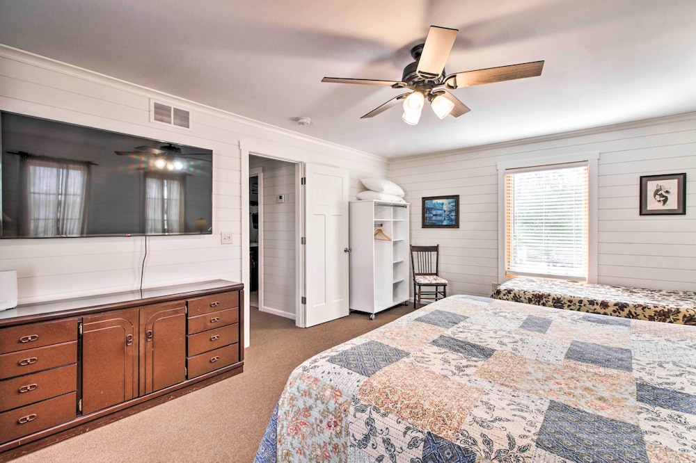 Remote Retreat: Cozy Home w/ Big Pine Lake Access!