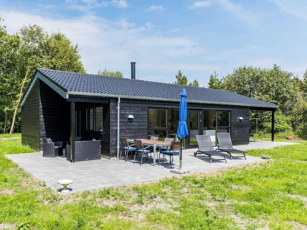 6 Person Holiday Home in Blavand