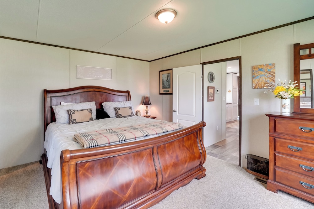 Peaceful Countryside Home w/ Yard in Hawley