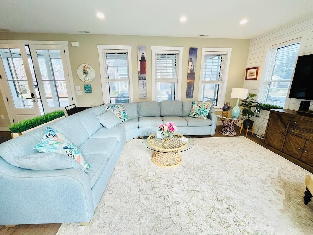 Laurel Street 308