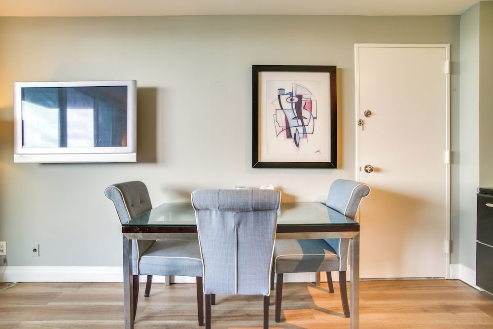 Modern Ft Lauderdale Condo ~ 7 Mi to Airport!