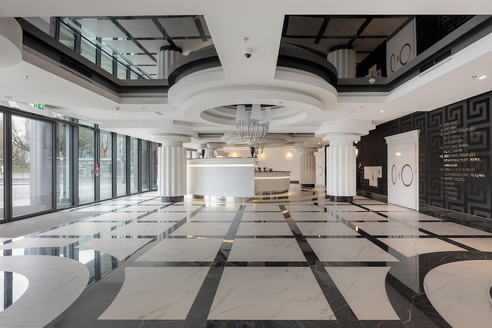 Modern Studio Hanza Tower by Renters