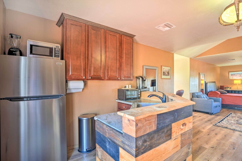 Dreamy Desert Studio w/ Deck + Pool Access! view 4