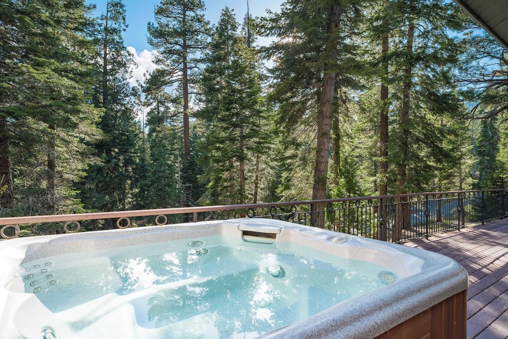 Year-round Tahoe Escape With Hot Tub & Outdoor Dining Timberline Haven by Avantstay