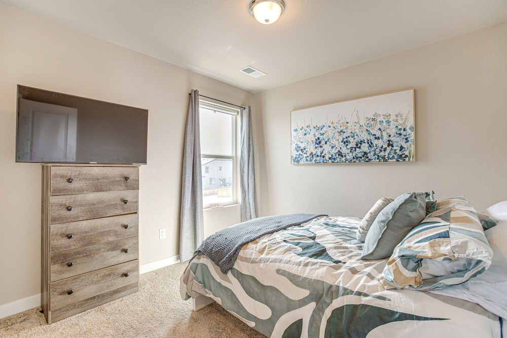 Beautiful Home w/ Bonus Room & Prime Location!