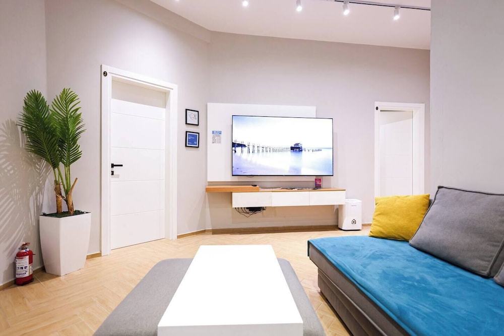 Grandstay Central 104
