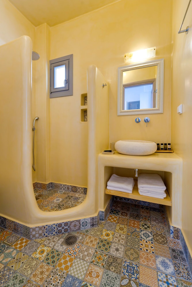 White Harmony Suites
