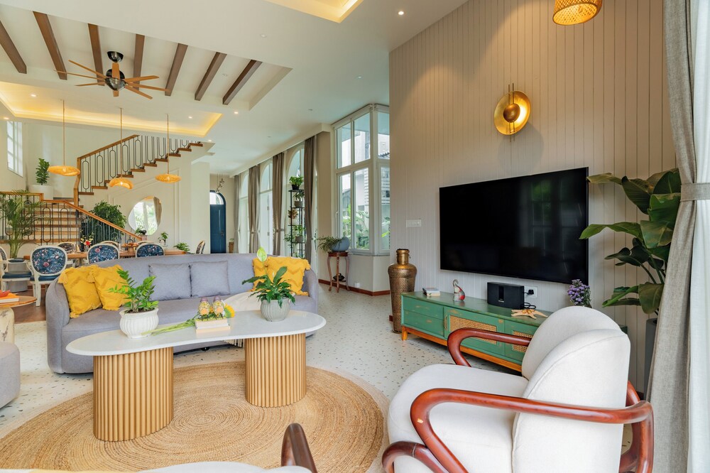 Esh Cottages Birch | Hillside 4-BHK Hideaway With Lush Garden, Common Pool, & Gaming Zone