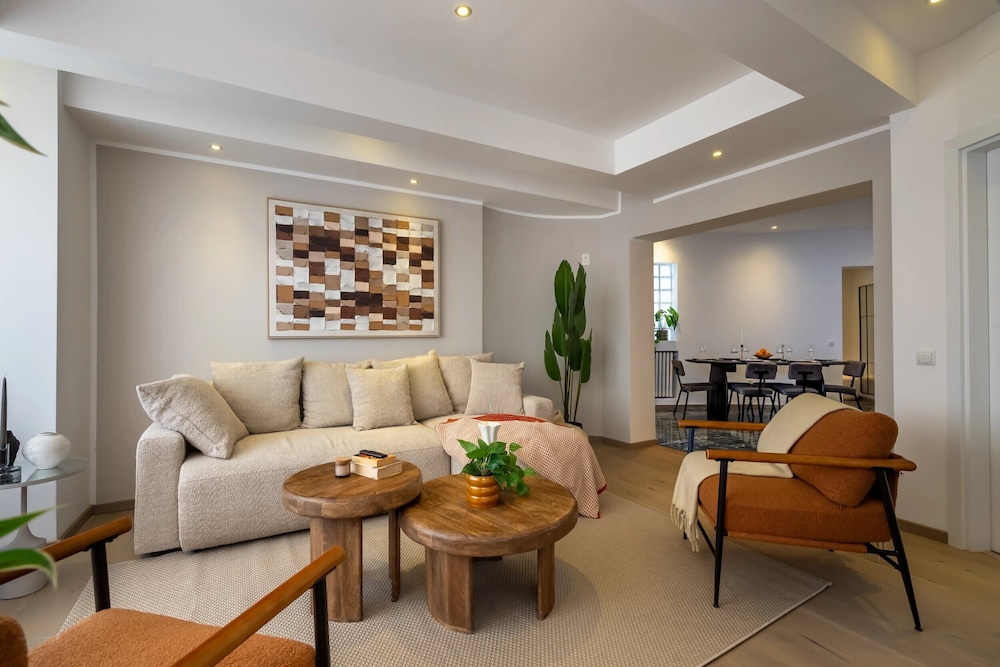 Grand 3BR Near Athenaeum Calea Victoriei