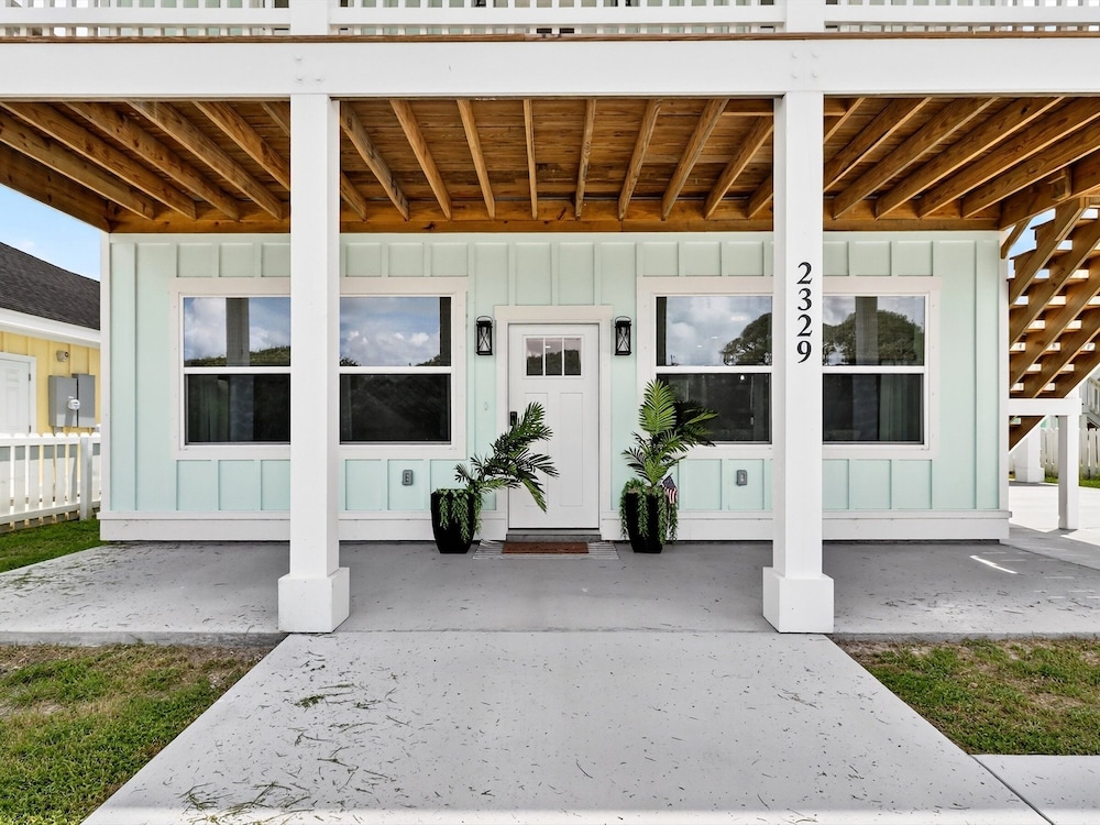 Coastal Retreat 3 Bedroom Home