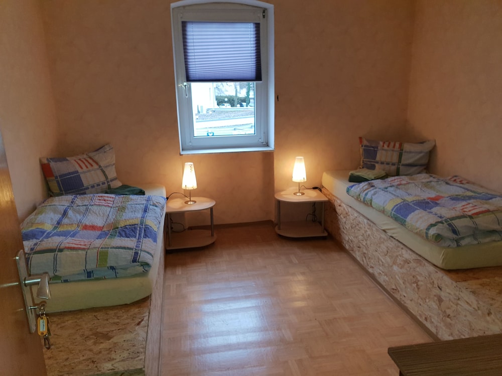 Monteurzimmer Hoffmann en Wirges — bedroom