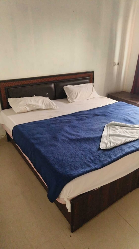 Hotel The Divine Punjabi Tadka