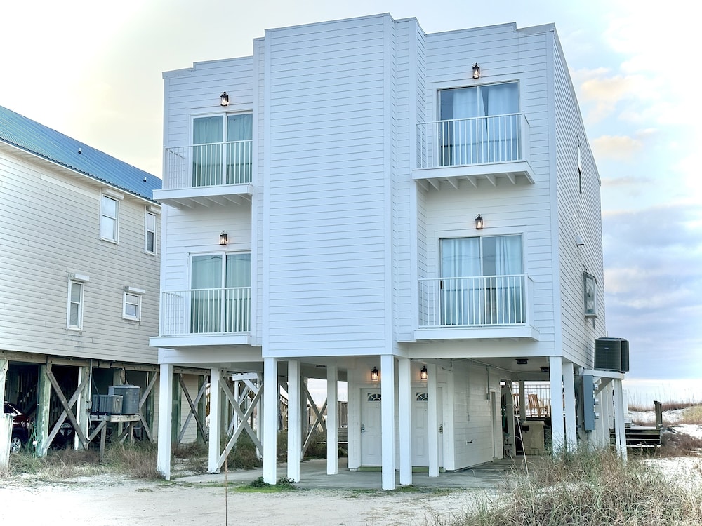 Gulf Shores Duplex B Beachfront Pool 4bd view 5