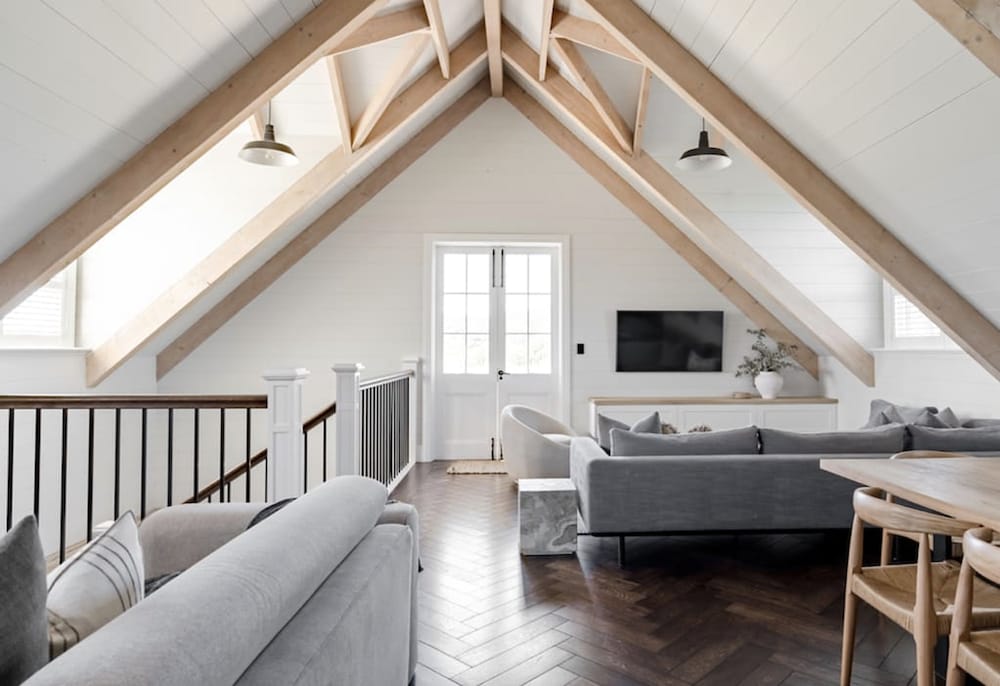 The Loft at Linnaeus Farm Berry - by Linnaeus Collection