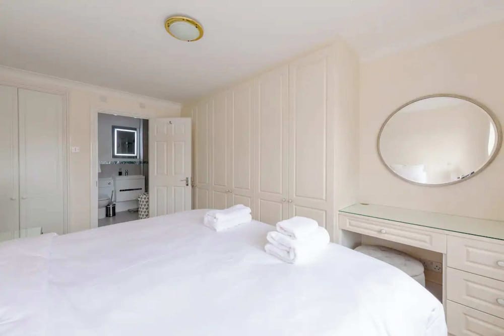 Unique Waterfront 2BD Flat - Rotherhithe