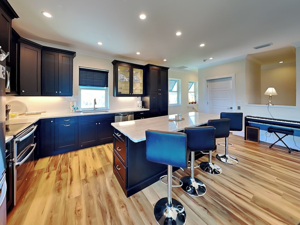 Atlantic Beach House by Distinctive Beach Rentals