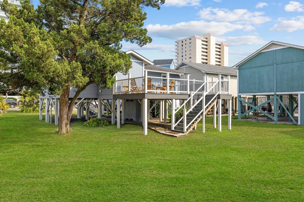Clodhopper in Garden City