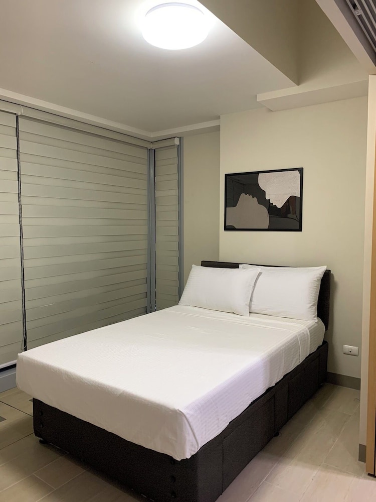 Uptown Park Suites Tower 1