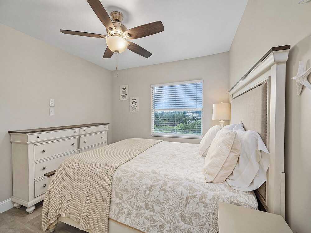 Dolphin Bay by Distinctive Beach Rentals