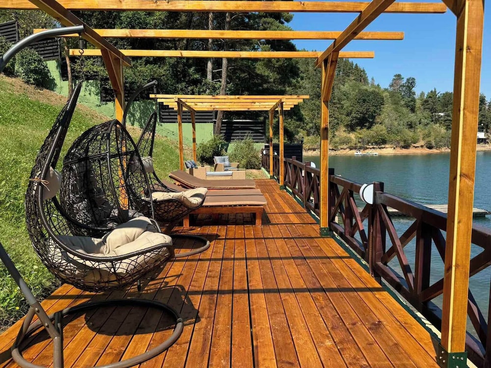 Villa Iskar Lake Residence
