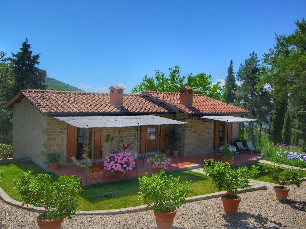 Detached Villa for 6-pers. With Outdoor Swimming Pool view 4
