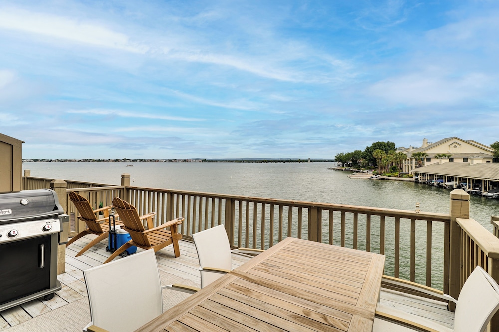 Private Boat Dock: Horseshoe Bay Lakefront Retreat