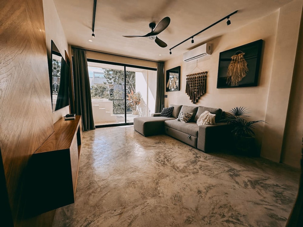Luxury Penthouse w Jungle Views