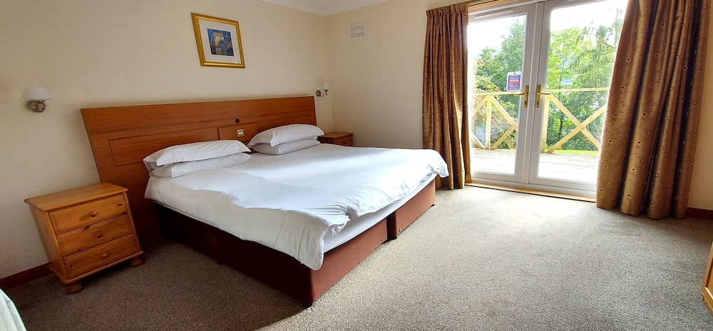Loch Rannoch Highland Club Red Squirrel Lodge 03