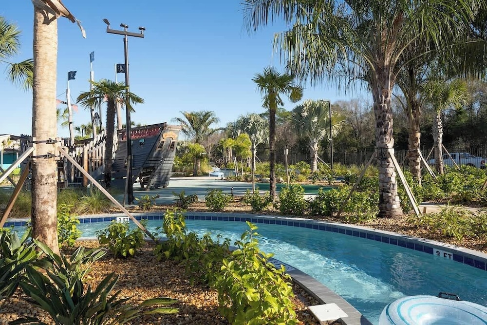 Sophisticated 6BR at Storey Lake