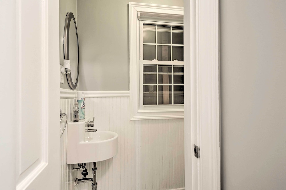 6 Mi to Capitol Hill: Spacious Family Home in DC