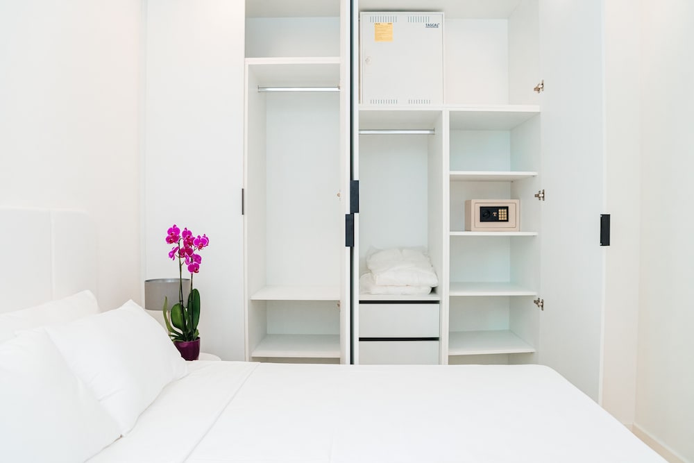 Sunraf Luxe Apartments view 4
