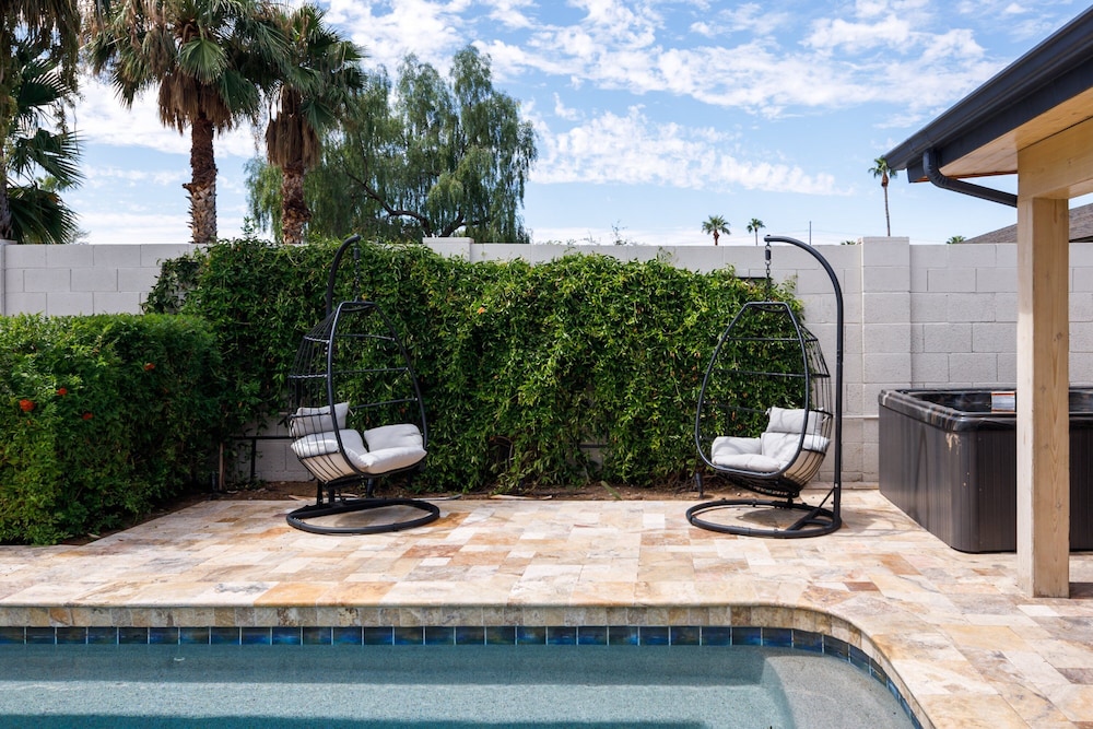 Luxe- Zephyr -pool - Putting Green - Tons of Games