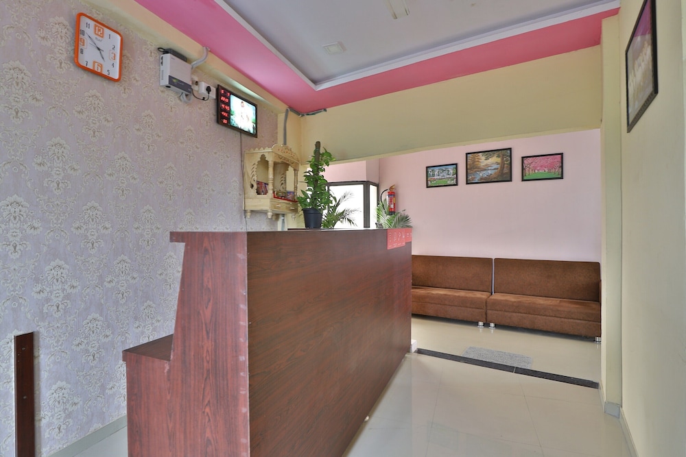 OYO 37477 D K Guest House view 4