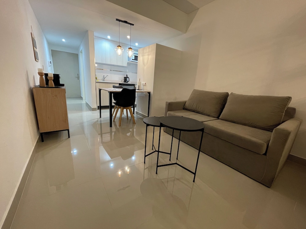 Ayres Suites Moreno