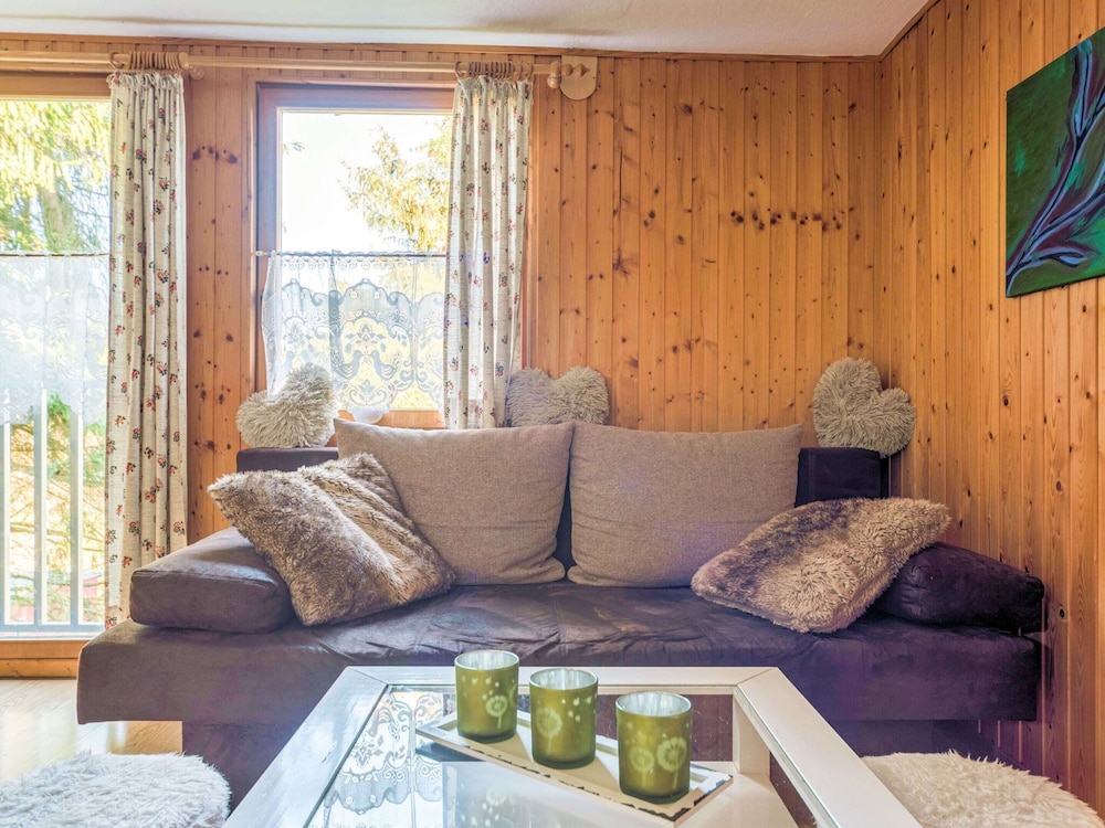 Comely Holiday Home in Güntersberge near Forest