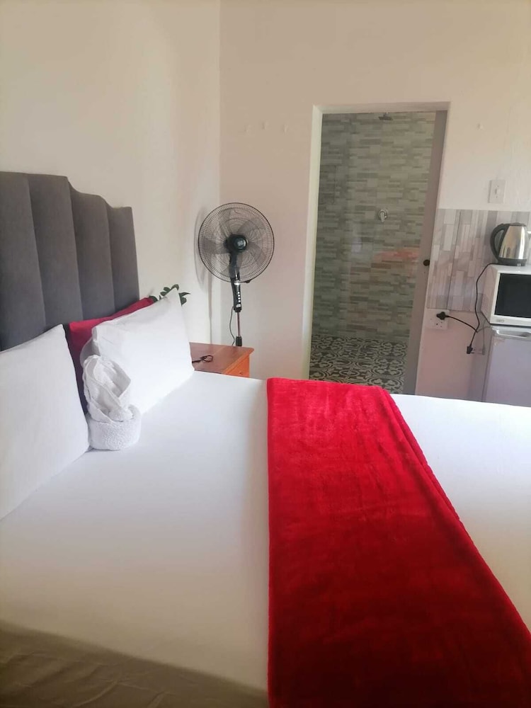 Neo & Ruks Guest House Parow