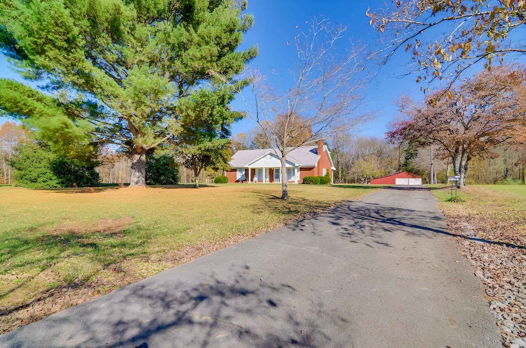 Secluded Jamestown Home ~ 5 Mi to Lake Cumberland! view 3