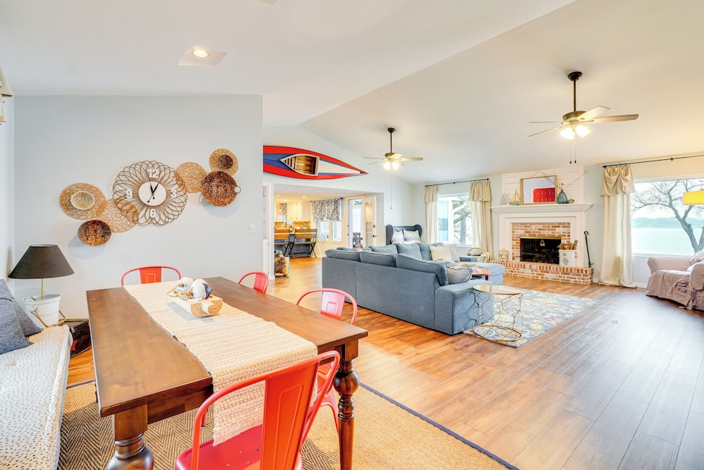 Lakefront Home w/ Private Dock in Grove