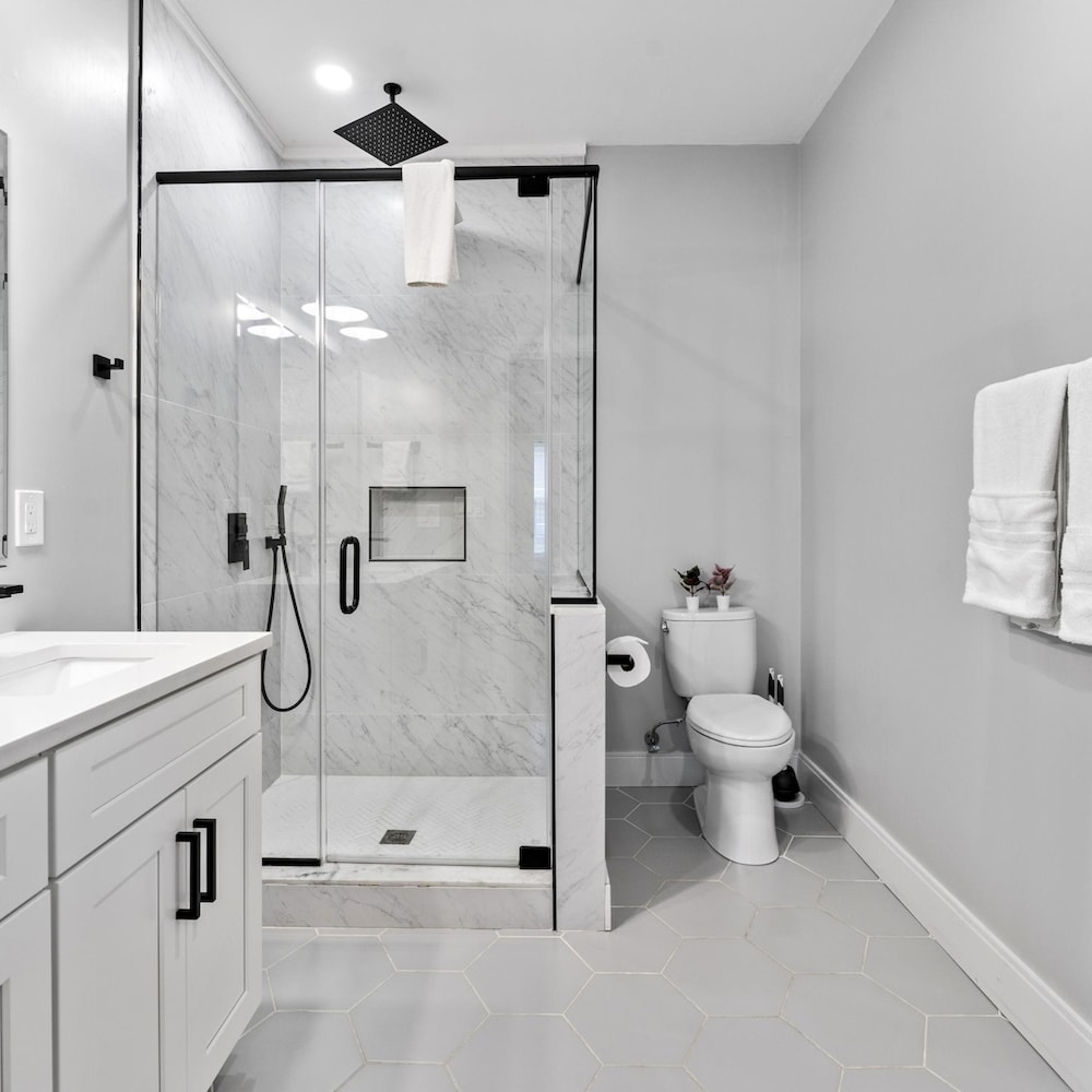 Boston Vacations - Luxury 2BD 2BA Near Logan Airport and T Station - Property Image 1
