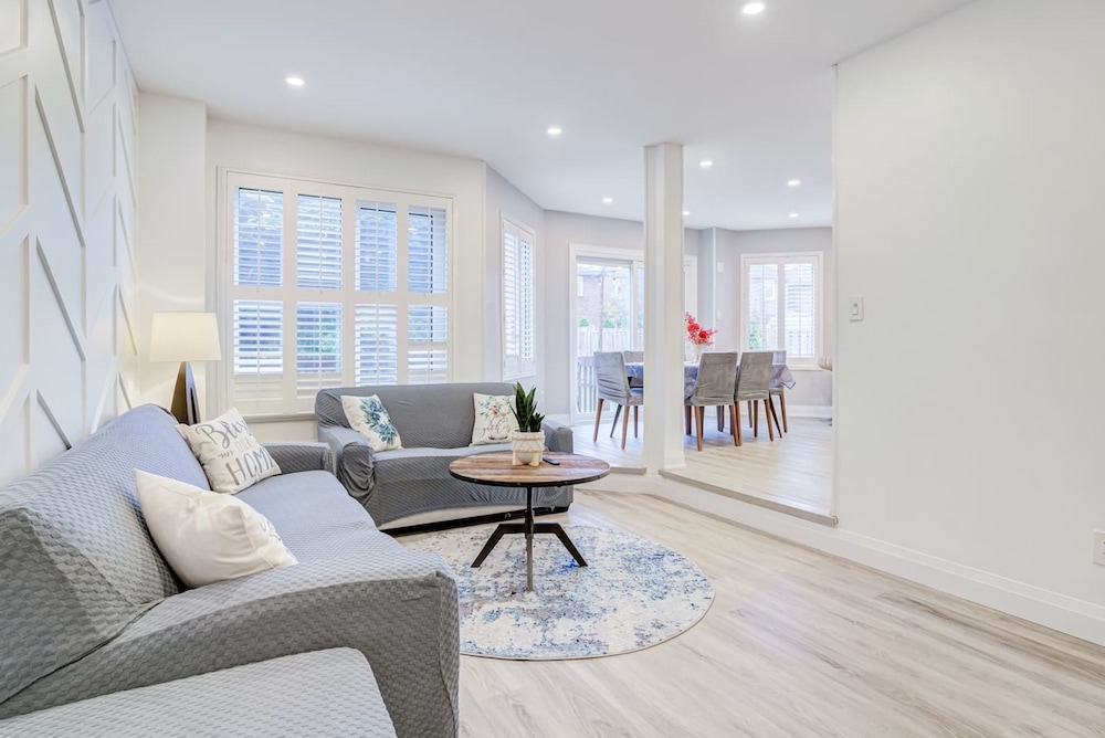 Family Lounge 4BR Crib Patio BBQ