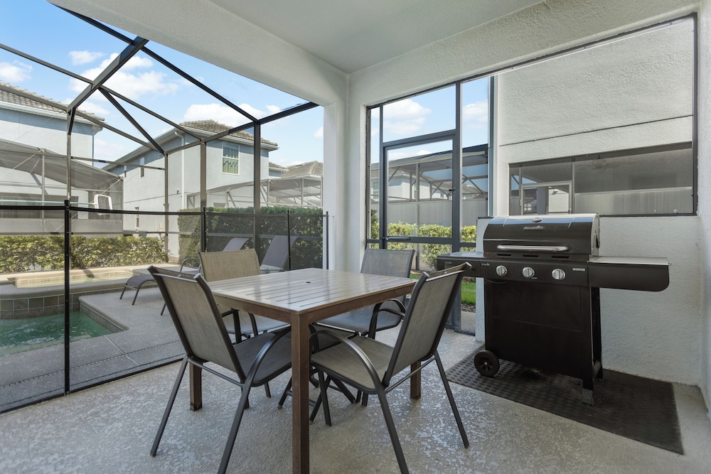 Kissimmee Retreat  6BR House Sleeps 14